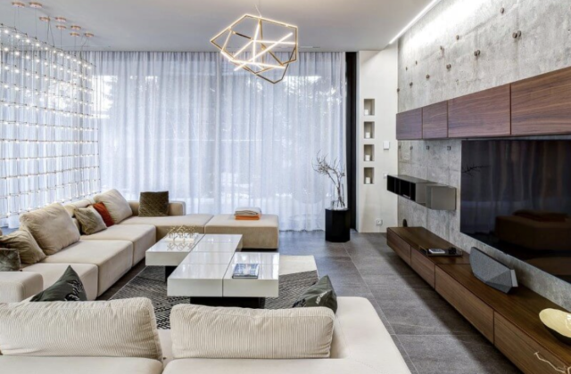 Наталья укомплектовала дом 1000 м² мебелью из Китая  за неделю